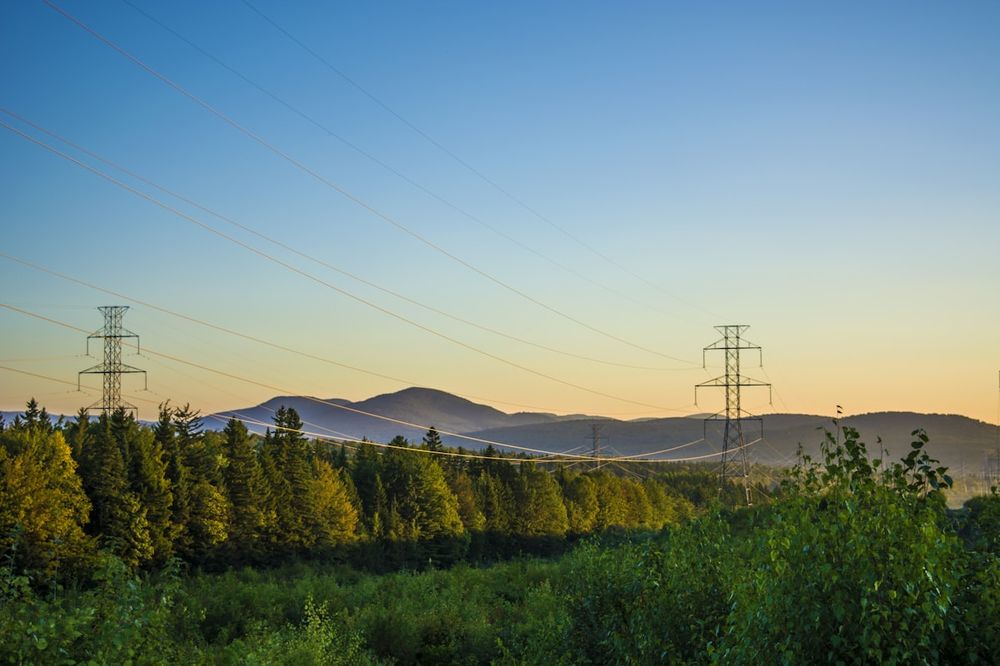 Infraestructura eléctrica en operación aislada — imagen referencial